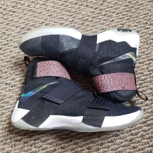 Mens Nike LEBRON SOLDIER 10 "IRIDESCENT"
